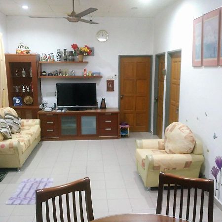Cozy Mount Erskine Homestayジョージタウン エクステリア 写真